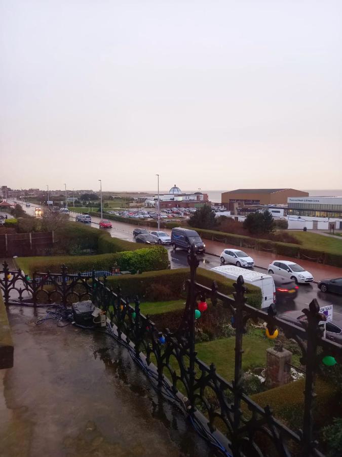 Savoy Hotel Fleetwood Exterior foto